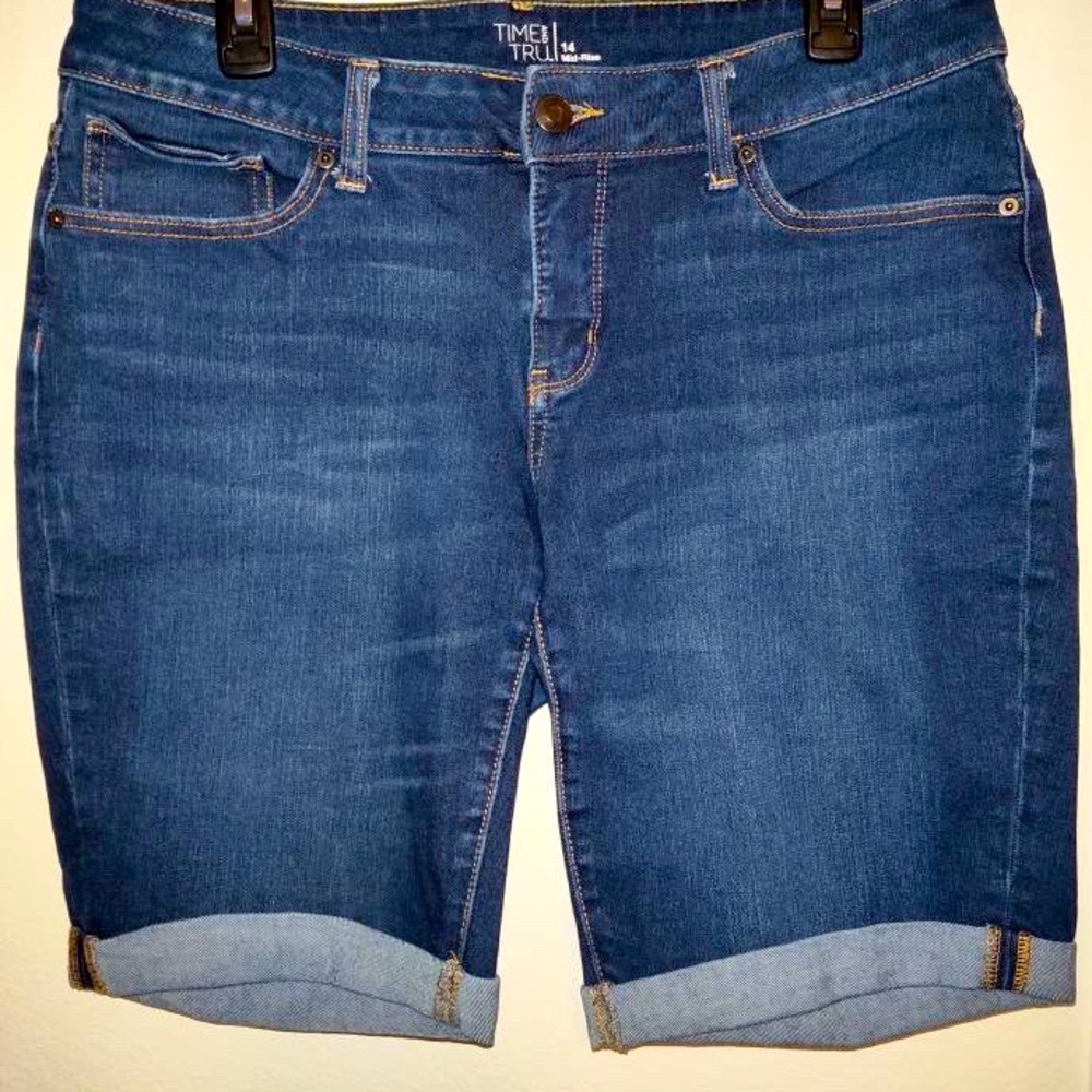 Long blue-jean shorts